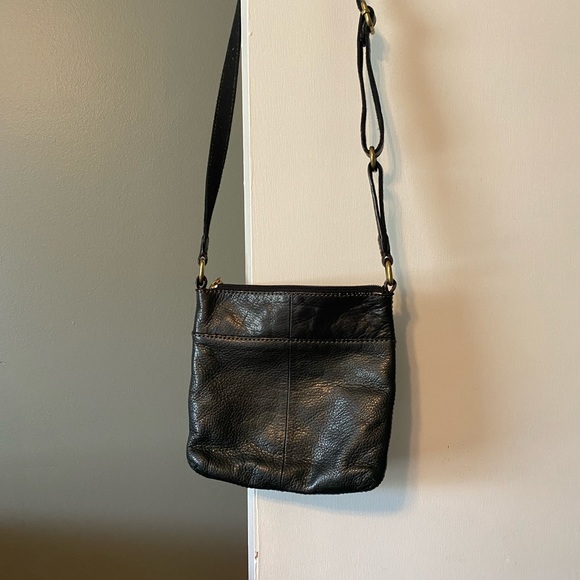 Small Fossil crossbody purse. - Picture 3 of 3